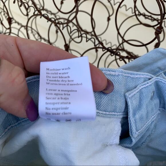 KanCan mid rise boyfriend fit distressed jean shorts Size 24 - Picture 8 of 9